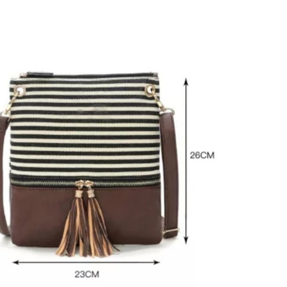 Trendy Crossbody Bag with Stylish Contrast Colors